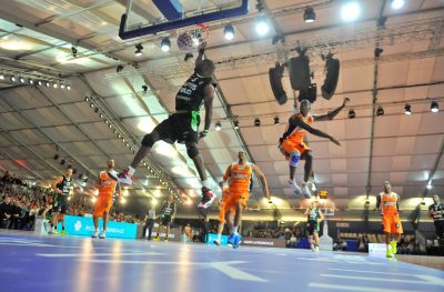BASKET - LEADERS CUP 2013 - 2013 nsonwu amadi (uche) *** Local Caption *** mbaye (abdoulaye) derriere lui vaty (ludovic) 14
