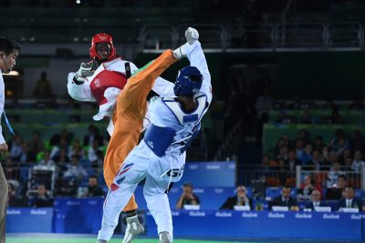 TAEKWONDO - JO 2016 - 2016 cisse (cheick sallah junior) - (civ) - muhammad (lutalo) - (gbr) - *** Local Caption *** muhammad (lutalo) - (gbr) - en bleu cisse (cheick sallah junior) - (civ) - en rouge