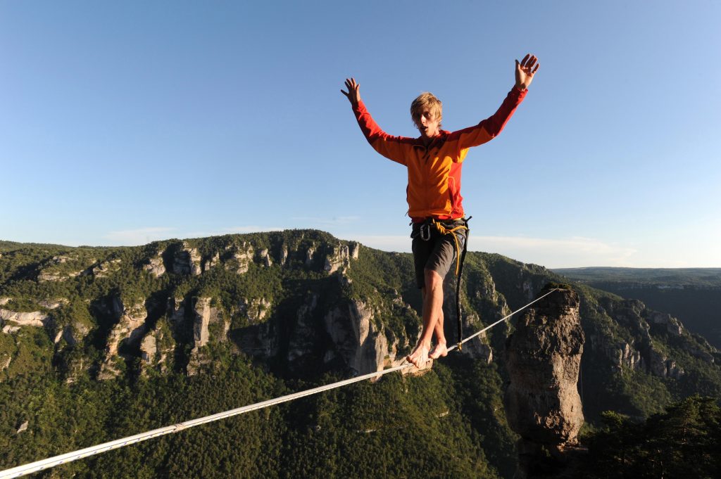 Slackline l'équilibre ne tient qu'à un fil ! (+ Vidéo ) Les Kopkids