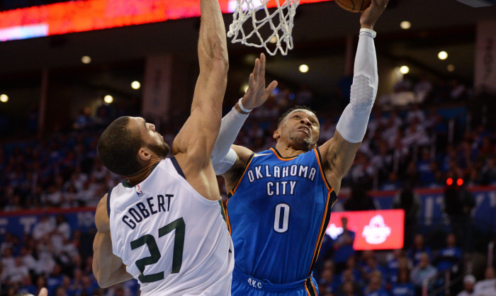 Nombre De 3 Points Par Match Nba NBA Awards : Rudy Gobert élu meilleur défenseur de l'année ! ( + Vidéo